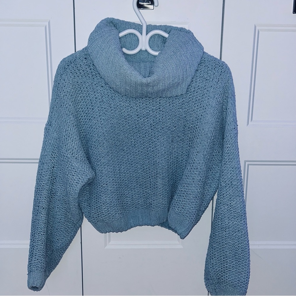 Long sleeve wool sweater